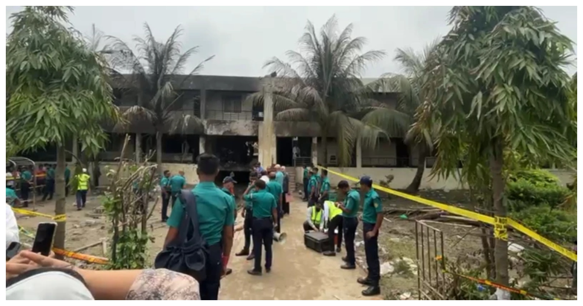 ঘটনাস্থল পরিদর্শনে গিয়ে তোপের মুখে দুই উপদেষ্টা। ছবি: বিবিসি